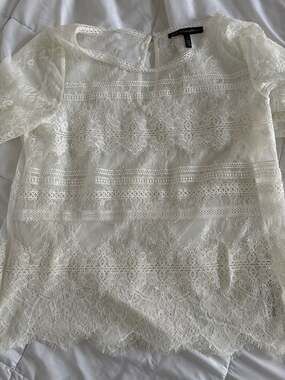 White House Black Market Ivory Lace Short Sleeve Overlay Top Blouse Size L